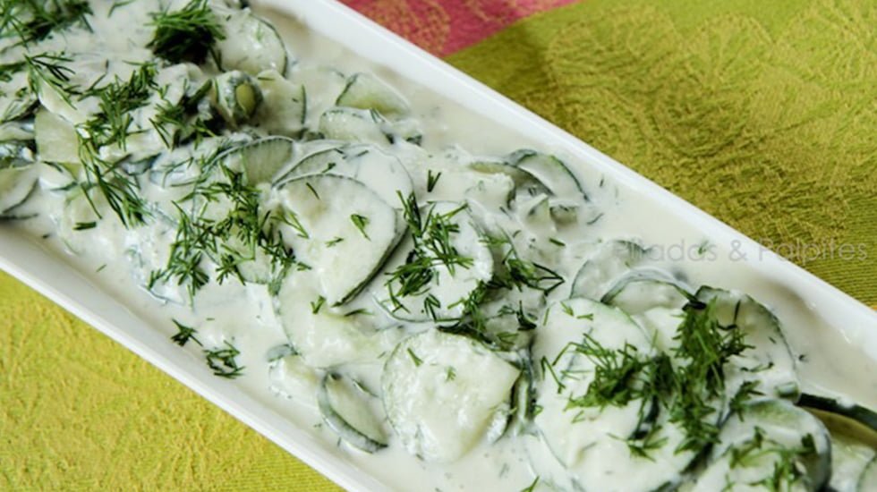 salada de pepino e iogurte